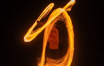 На горящей нефтебазе в Феодосии взорвался еще один резервуар