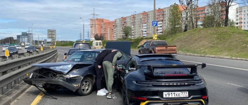 ДТП на МКАД в Минске: Порше и Ауди столкнулись
