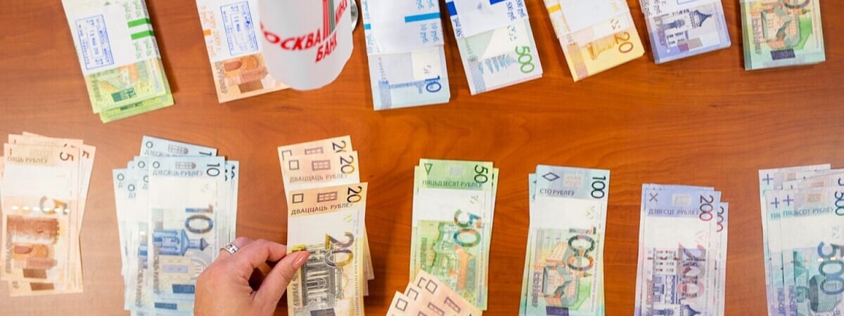 До 24 тысяч рублей в месяц. Белорусов позвали на работу с «президентской» зарплатой. Кому готовы столько платить?