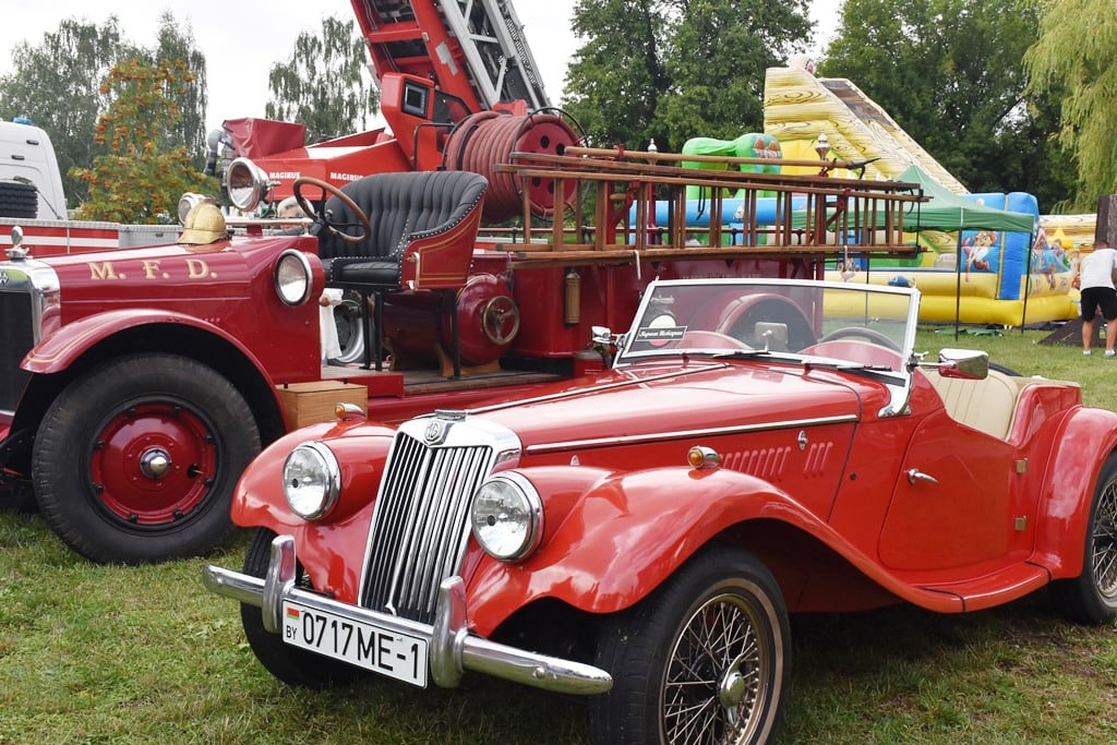 Показательные выступления МЧС в Бресте. Видео и фото