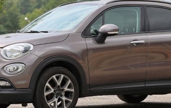 «Контрактный мотор из Владивостока — $600». Белорус пригнал Fiat 500X и четыре года не знает горя (почти)