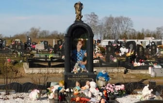 Подростки разгромили детскую могилу возле Фаниполя