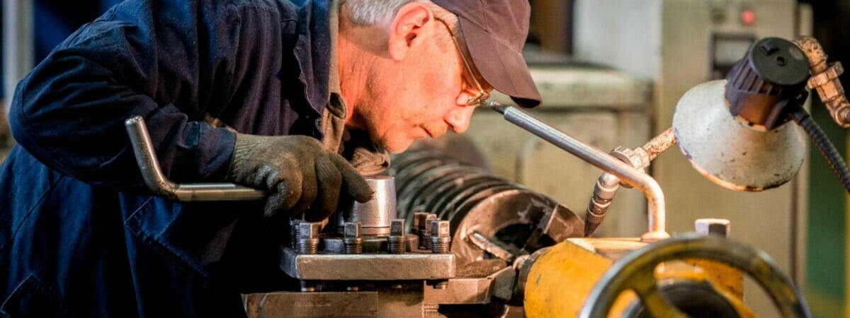 Лукашенко отменил ограничение по пенсиям работающих белорусов и снизил требование по страховому стажу для других — Официально