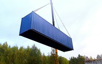 «Всё делали по видео на YouTube». Белорусы построили дом из морского контейнера. За сколько? — Фото