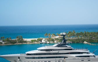 Глава известного банка пропал без вести при крушении яхты на Сицилии