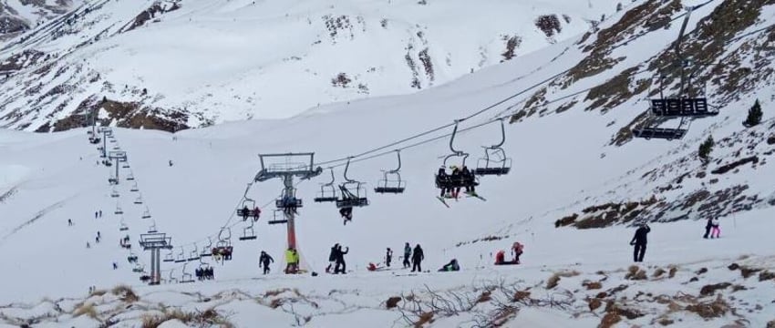 На испанском курорте пострадали десятки людей из-за падения подъемника