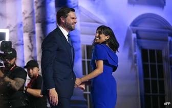 Парень из "Мяса и картошки", который готовит индийскую кухню: так описывает его жена Джей Ди Вэнс.