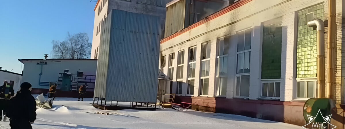 На хлебозавод в Орше приехали спасатели. Что случилось? — Видео