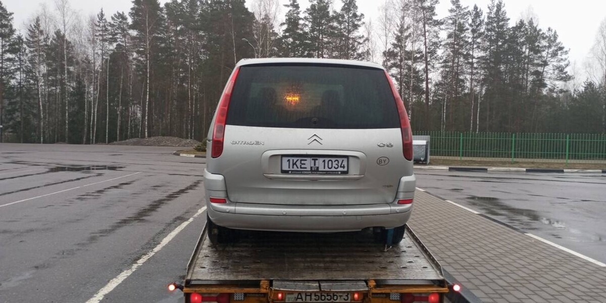 Белорус купил Citroen C8, но до дома так и не добрался