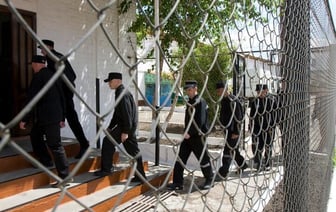 «Люди, с которыми я там был, просили это рассказать». Экс-политзаключенный о порядках и беспределе в колонии, которую называли элитной