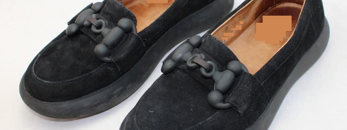 В Гродно женщина купила обувь: туфли потрескались, а деньги вернуть отказались — что было дальше