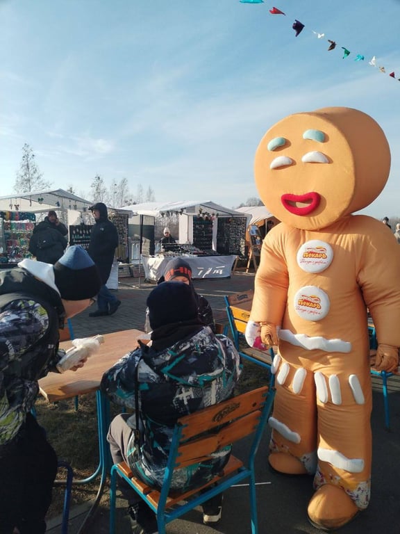 В Бресте сегодня происходит фестиваль «Брэсцкiя забавы». Во сколько фейерверк и лазерное шоу?