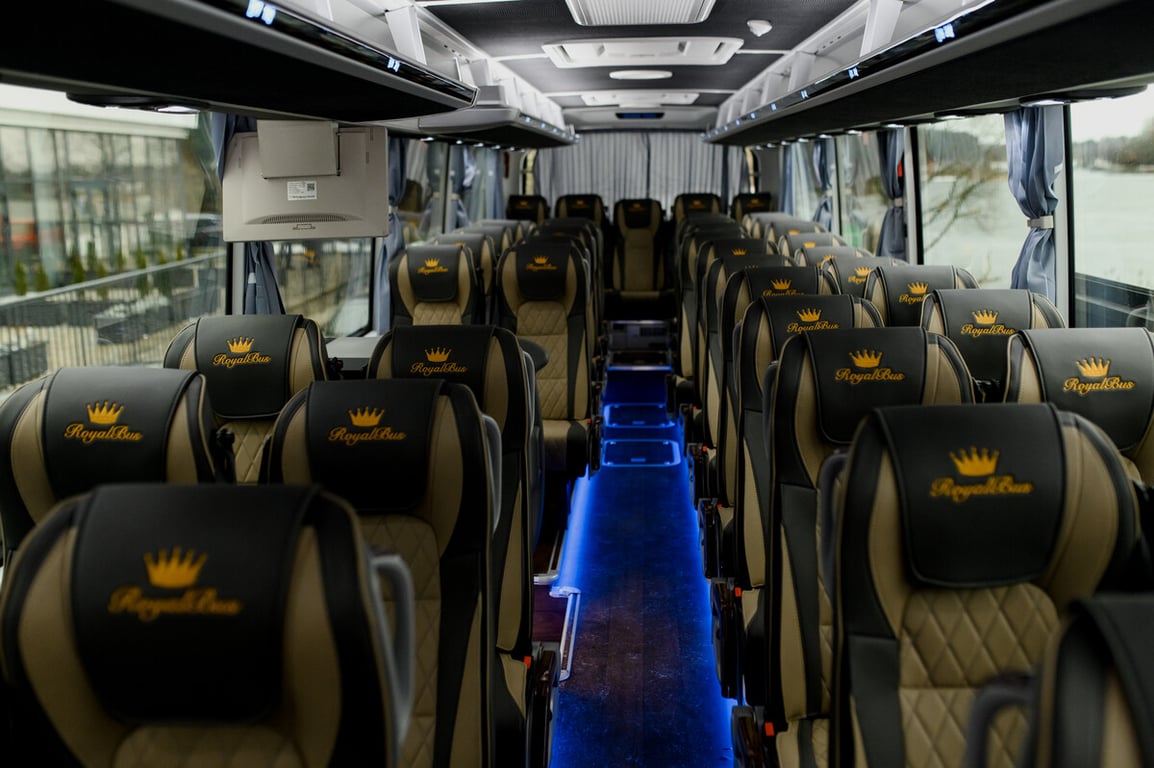 В Беларуси появились новые туристические автобусы из Китая. За сколько предлагают?
