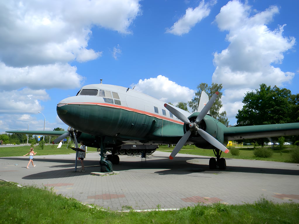 Ил-14Т в Бегомле по состоянию на 2022 год. Фото francis-maks.livejournal.com