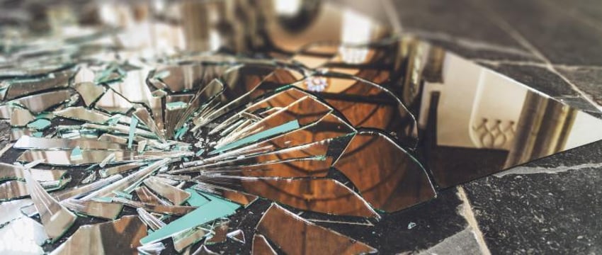 Авария в магазине в Гродно: зеркало упало на годовалого ребенка