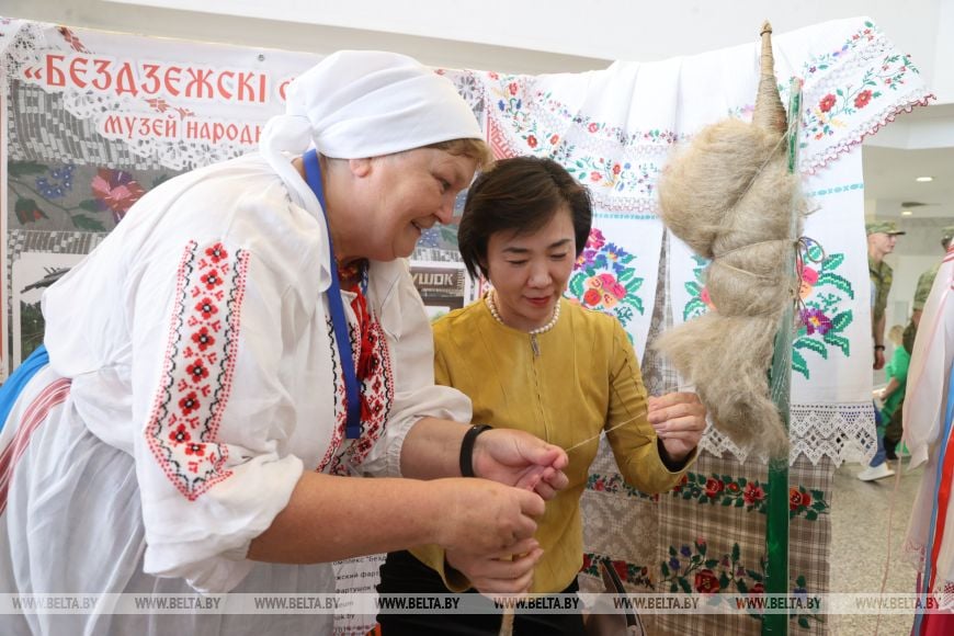 Самобытную культуру Брестской области представили в Минске на фестивале «Беларусь - моя песня»