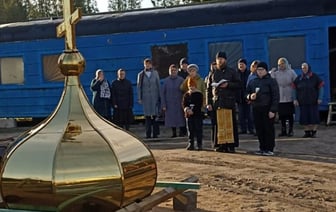 Купол и крест установили на храме в деревне Тельмы-1 (Брестский район)