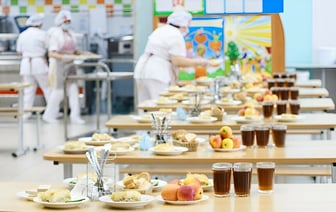 Сколько с 1 сентября будет стоить школьный обед? В Минобразования Беларуси назвали цену
