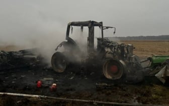 В Пружанском районе загорелся трактор