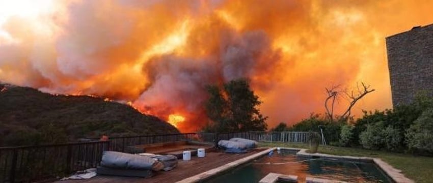 Лесные пожары перекинулись на дома голливудских звезд в Лос-Анджелесе
