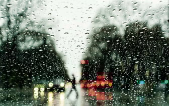 «Будет сгущаться туман» — В Беларуси синоптики спрогнозировали на вторник небольшие осадки. А что температура?