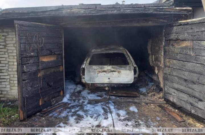 В Белоозерске сгорел автомобиль