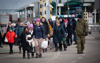 В Польше подсчитали, сколько украинские мигранты заплатили налогов и получили госпомощи. Какая цифра больше?