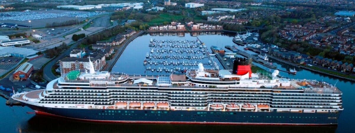 154 человек оказались в ловушке на круизном лайнере с симптомами диареи и рвоты