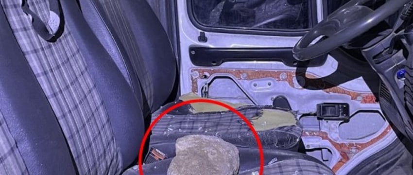 Ночной погром в Барановичах: пьяный мужчина крушил машины камнями