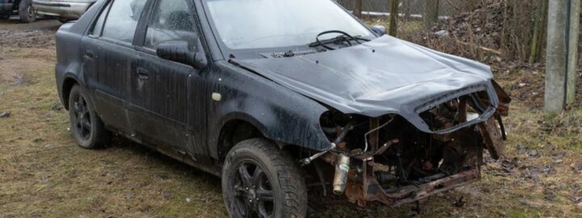 Посмотрите на одно из первых китайских авто в Беларуси. Сгнило все