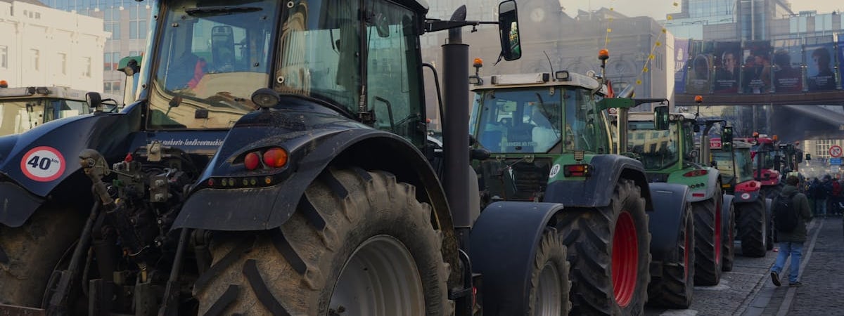 Жители Словакии вышли на большой протест против правительства Фицо