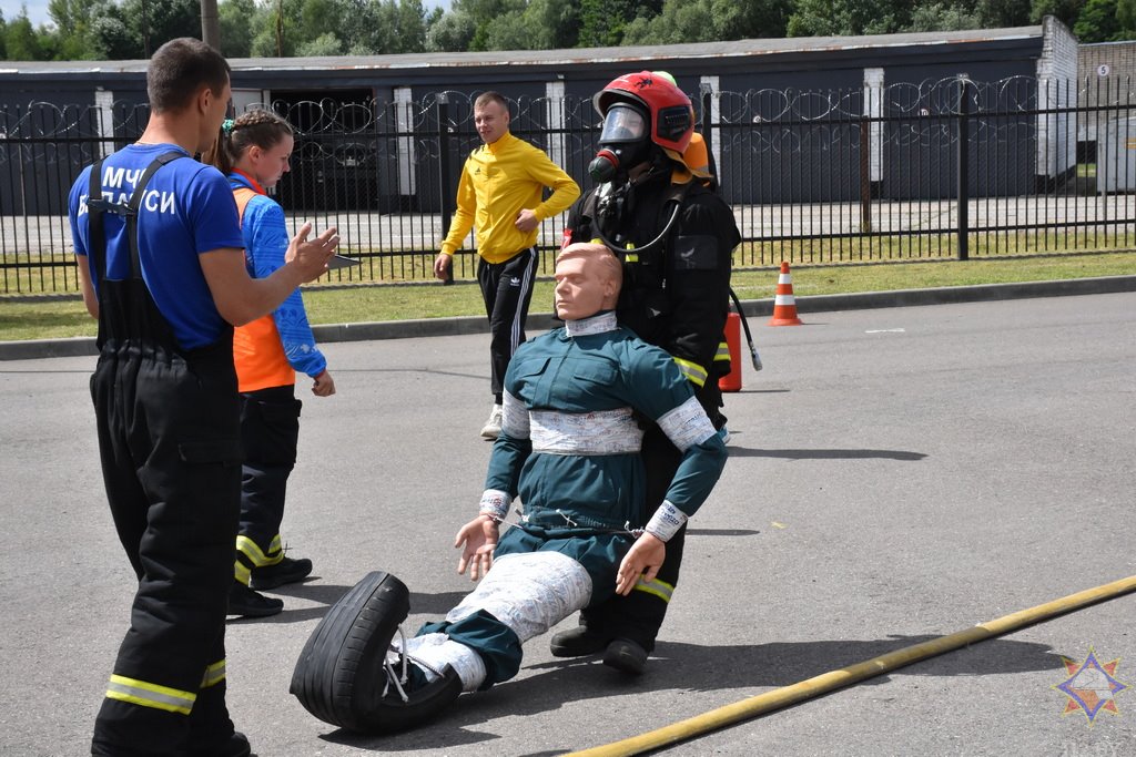 Определен сильнейший пожарный-спасатель в Брестской области