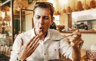 Эта дешевая пряность поможет белорусам поднять настроение и улучшить пищеварение. Как приготовить чай и массажное масло? — Полезно