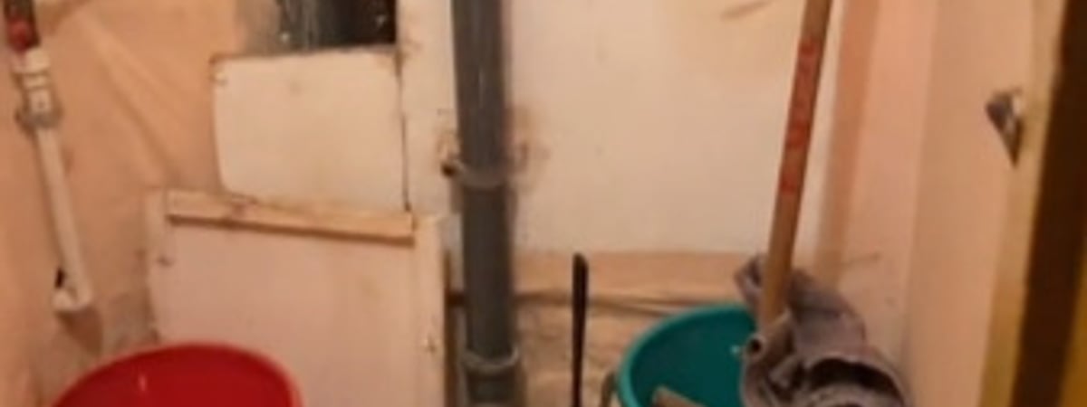 «Думал, это газовая камера» — Пользователи TikTok разошлись во мнениях, когда увидели одно из общежитий в центре Минска — Видео