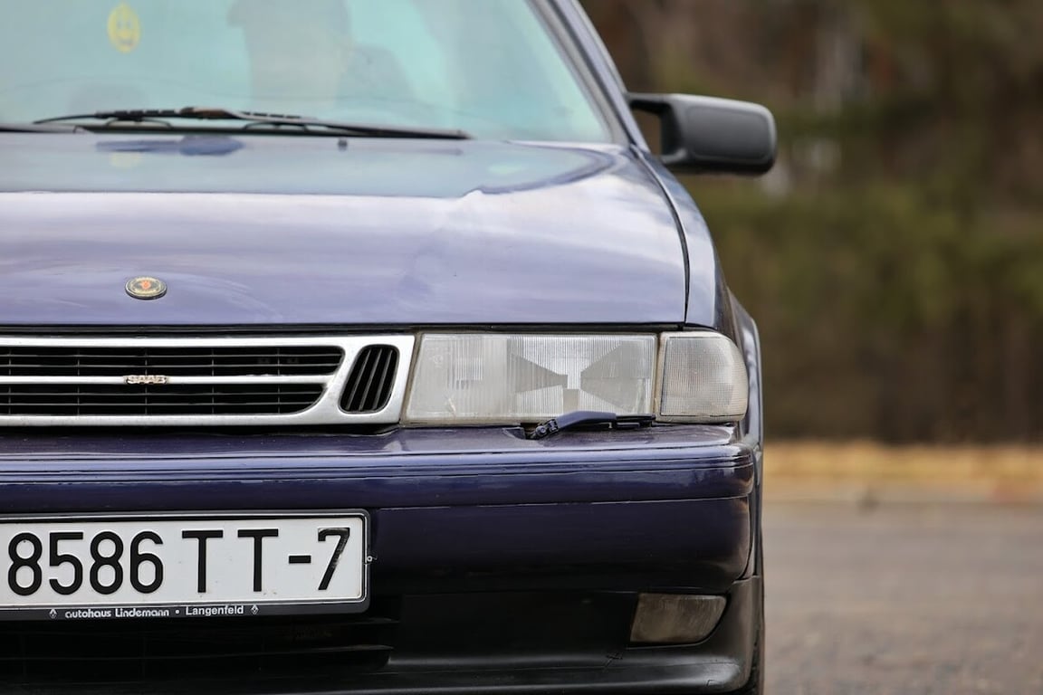 Белорус показал очень редкий Saab 9000