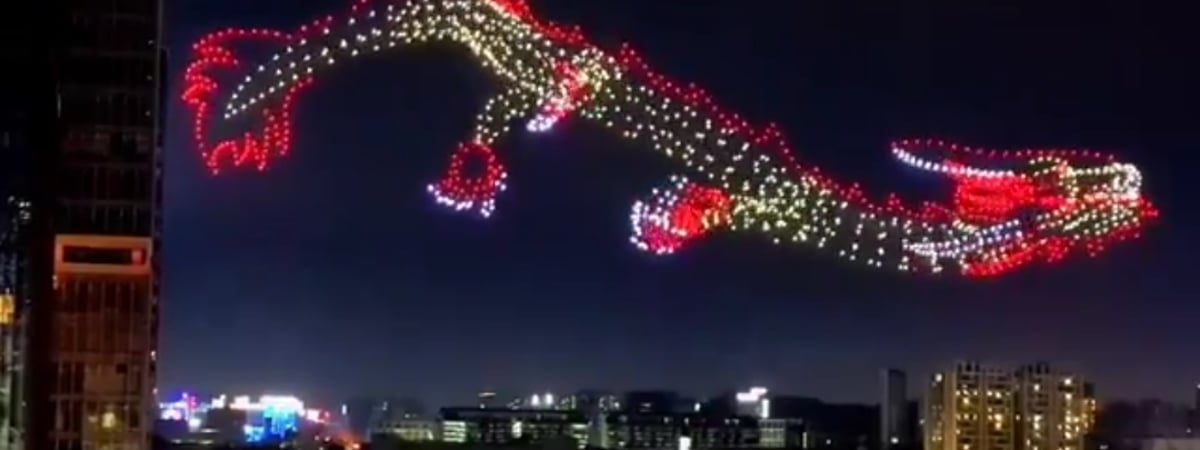 Тысячи дронов в виде драконов. Видео празднования Нового года в Китае облетели весь мир — Видео