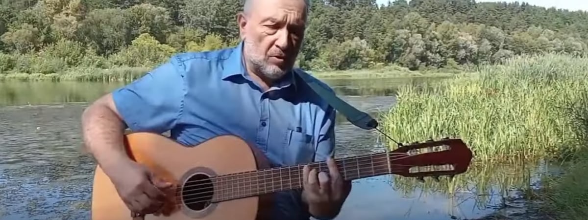 Весна приходит в город — преподаватель из Гродно спел песню про апрель