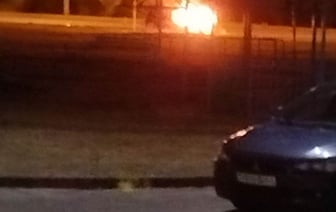 Вчера вечером на Фатина прямо посреди дороги горел автомобиль
