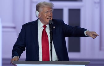 Опрос: Трамп опережает Камалу Харрис среди зарегистрированных избирателей - 48% против 46%