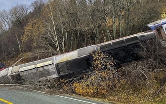 Пассажирский поезд сошел с рельсов в Норвегии
