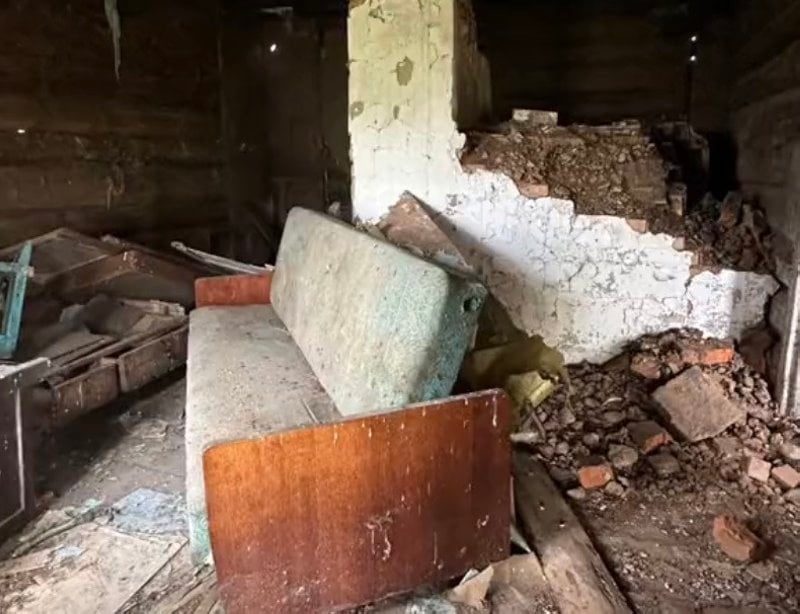 Белоруска купила дом за 40 рублей и показала, как он выглядит