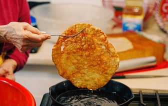 Нефть сегодня продолжает дешеветь