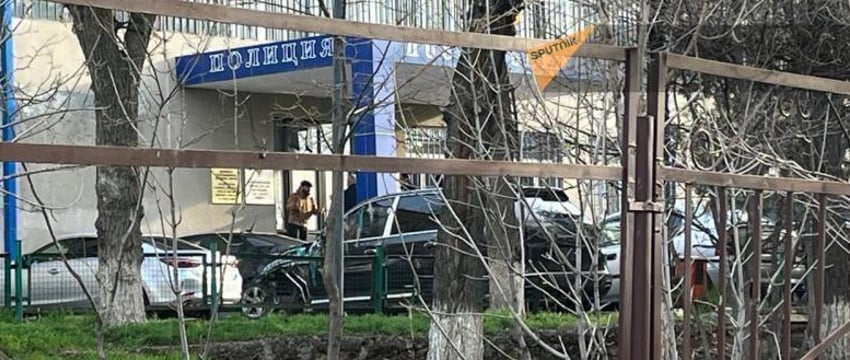 Вооруженные люди взорвали гранату в отделении полиции Еревана