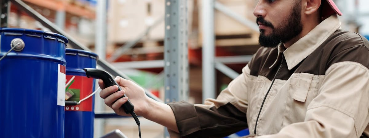 Поставки электроники в РФ упали из-за проблем с оплатой техники в Китае