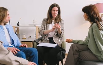 Ждет ли белорусов подорожание мандаринов, конфет и икры к Новому году, ответили в МАРТ