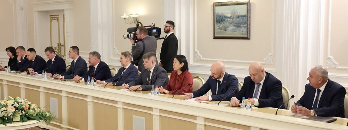 «Скажите, кто мешает — голова слетит с любого» — Лукашенко пообещал «жестоко поддерживать» этих бизнесменов