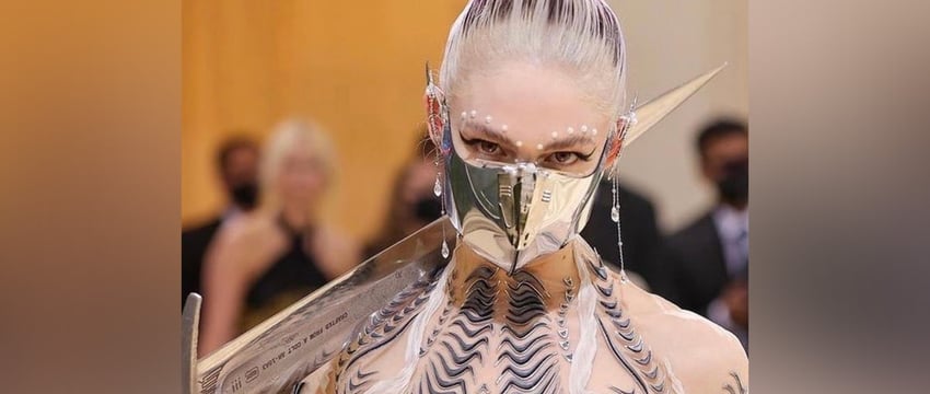 Бывшая девушка Илона Маска выступила в поддержку его дочери-трансгендера.