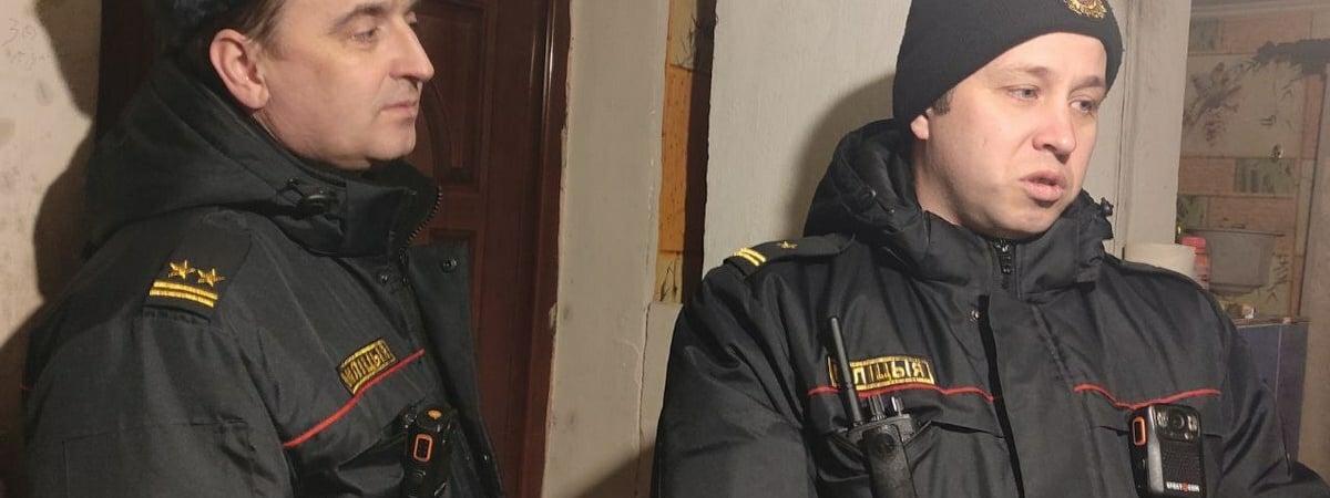 Милиция пообещала 17 дней ходить по домам белорусских пенсионеров и семей. К кому «есть вопросы»?