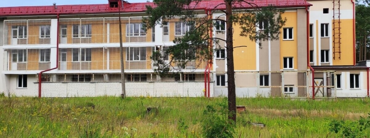 Под Гомелем выставили на продажу больницу для «принудительного лечения туберкулёзных больных». Сколько просят? — Фото