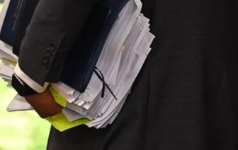 Банк не отдал клиенту деньги, потому что продлил вклад, – как этого избежать